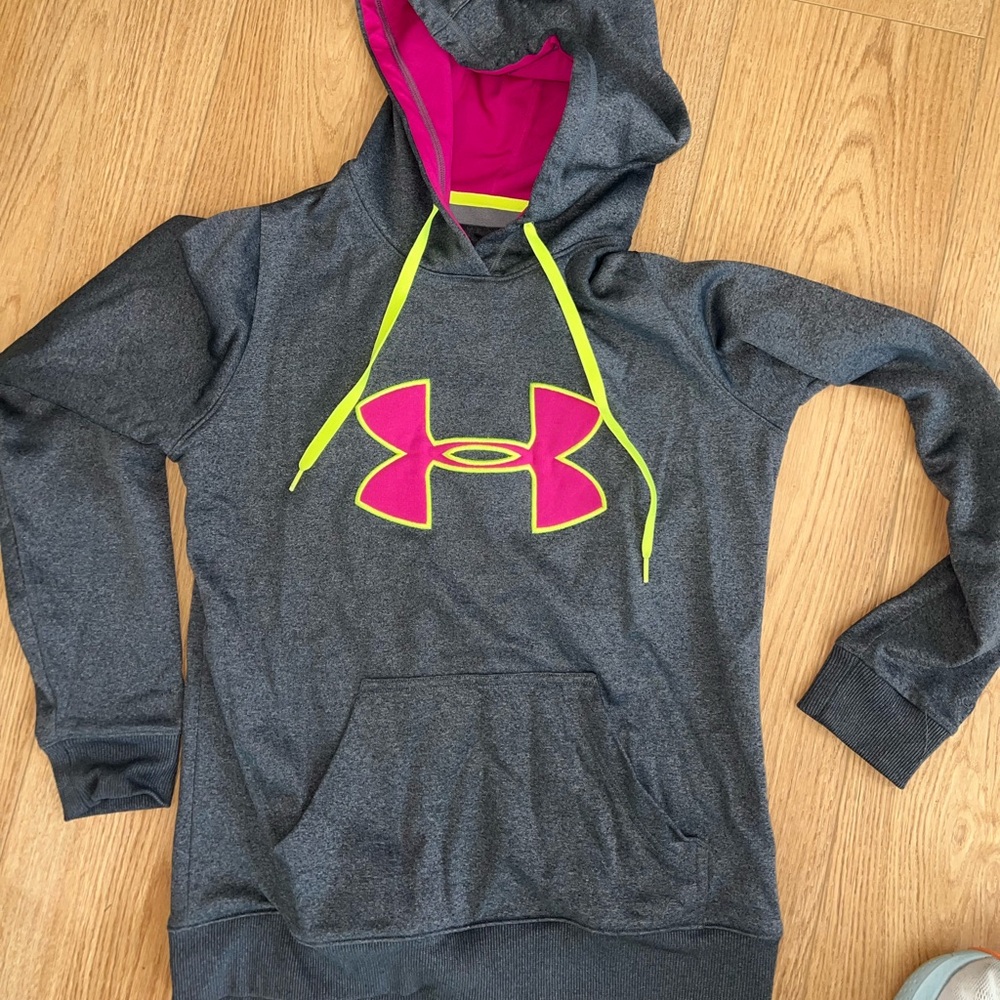 Under Armour sweatshirt